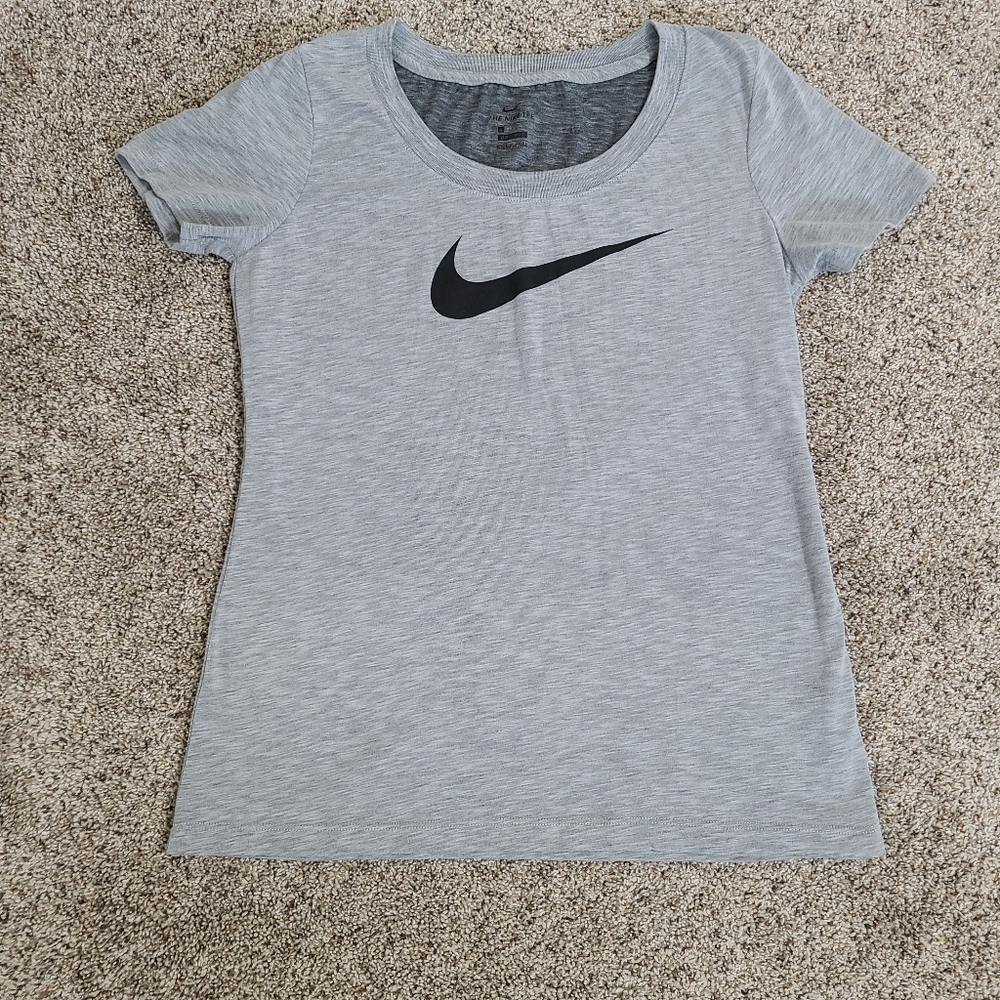 Women's Nike T-shirt